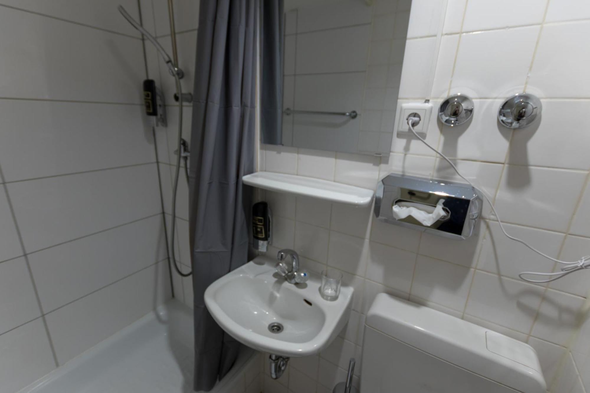 Hotel Doerenkamp Self-Check-In Dusseldorf Ngoại thất bức ảnh