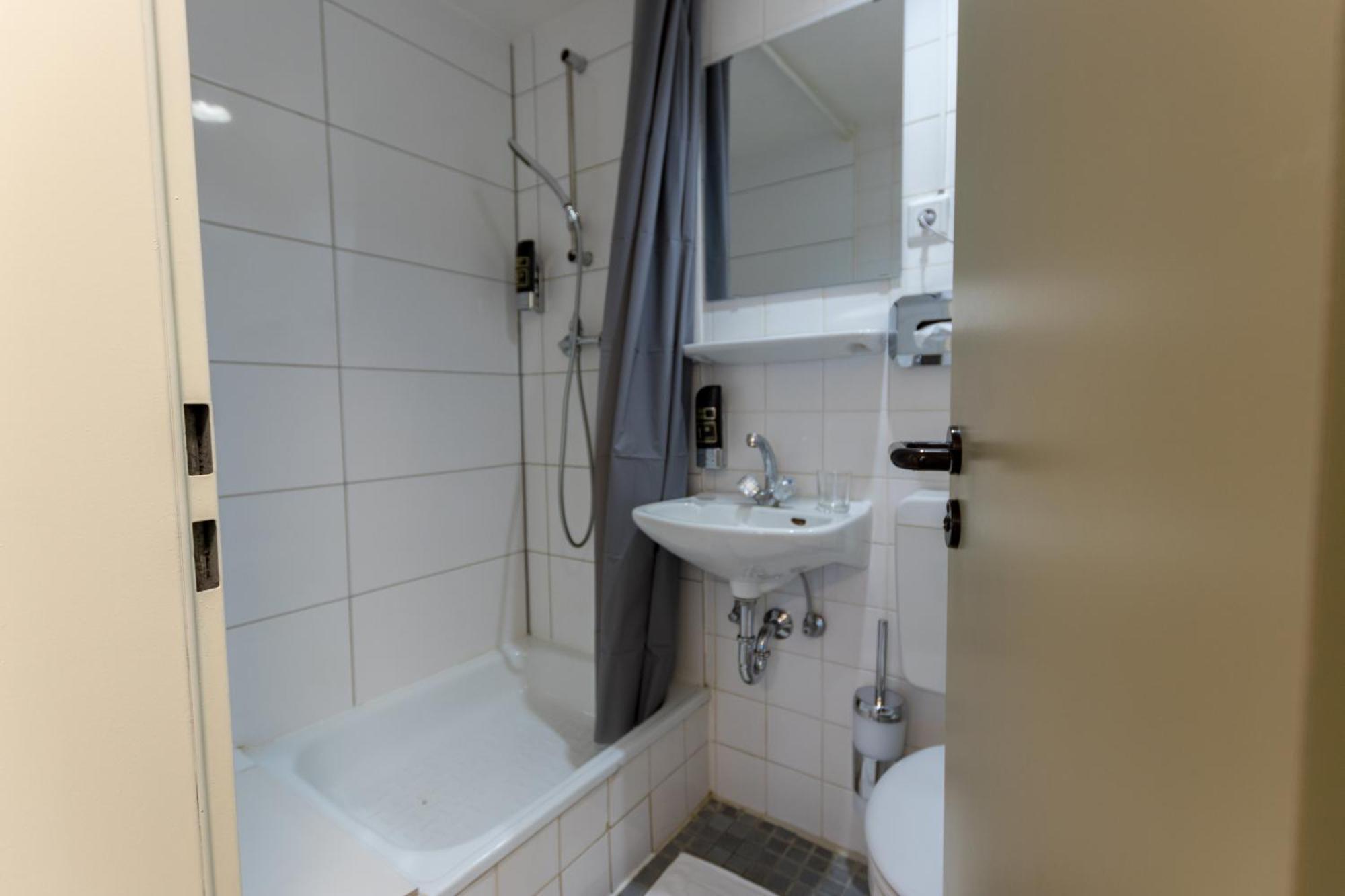 Hotel Doerenkamp Self-Check-In Dusseldorf Ngoại thất bức ảnh